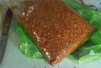 Bắt đối tượng cầm dao, đá và ớt bột đi cướp của