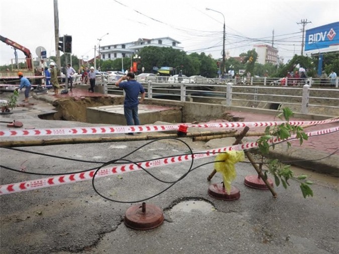 "Hố tử thần" có thể nuốt cả ô tô xuất hiện tại TP Vinh