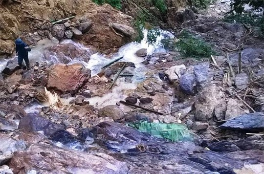 Toàn cảnh vụ sạt lở núi kinh hoàng vùi 7 người ở Nghệ An