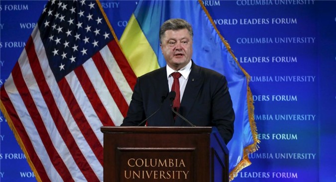 Tổng thống Ukraine sắp sang Mỹ gặp bà Clinton và ông Trump