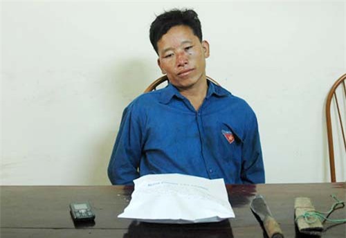 Bắt tội phạm buôn ma túy, múa dao đâm 2 cảnh sát bị thương