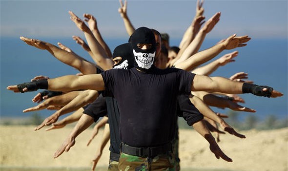 Hoảng loạn sau nhiều vụ ám sát và không kích, IS ban bố tình trạng khẩn cấp 