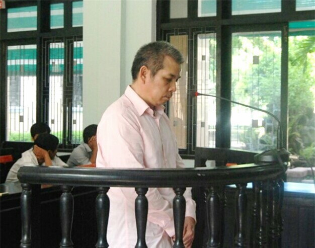 Phó Bí thư Đảng ủy phường lãnh án 12 năm tù vì lừa đảo