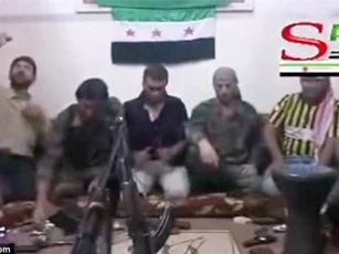 Sốc: Phe nổi dậy Syria sử dụng điện thoại gắn bom để "tự sướng"