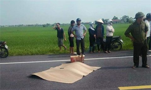 Truy tìm chiếc ô tô gây tai nạn đâm chết cô giáo rồi bỏ trốn