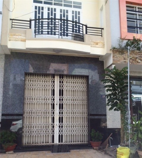 12 tiếng thuyết phục kẻ nhốt “tình địch” và con ruột trong nhà 