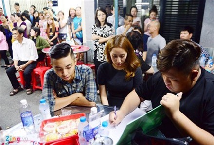 Ca sĩ Minh Thuận qua đời: Nghệ sĩ Việt nghẹn ngào tiễn đưa