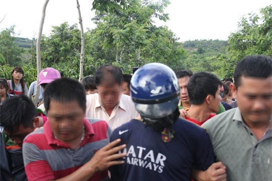 Đã bắt được nghi can cưỡng hiếp, giết hại bé gái ở rẫy cà phê