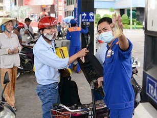 Hôm nay, giá xăng sẽ tăng hay giảm?