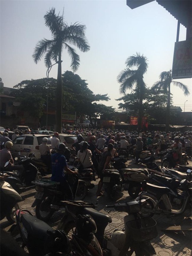 Hà Nội: Đường Phan Trọng tuệ ùn tắc nghiêm trọng