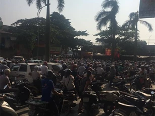 Hà Nội: Đường Phan Trọng tuệ ùn tắc nghiêm trọng