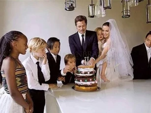 Nhìn lại những khoảnh khắc sánh đôi của Angelina Jolie và Brad Pitt
