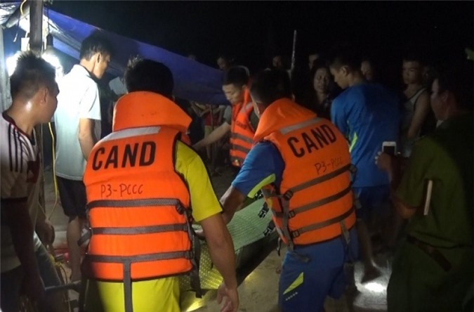 Xót xa mẹ trẻ, con thơ chết bất thường dưới lòng sông