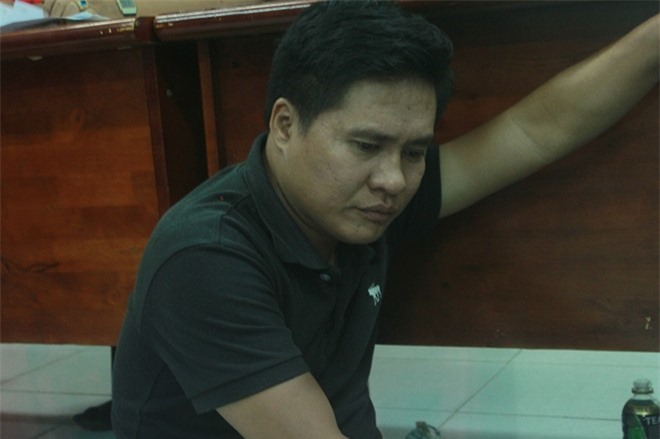 Cưỡi xe sang đi lừa tiền siêu thị điện máy