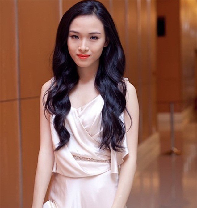 Hoa hậu Phương Nga "lật ngược tình thế" với bản "hợp đồng" tình ái?