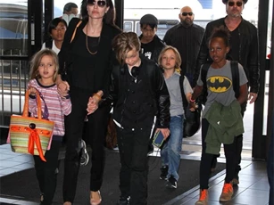 Tiết lộ chấn động lý do Angelina Jolie - Brad Pitt ly hôn