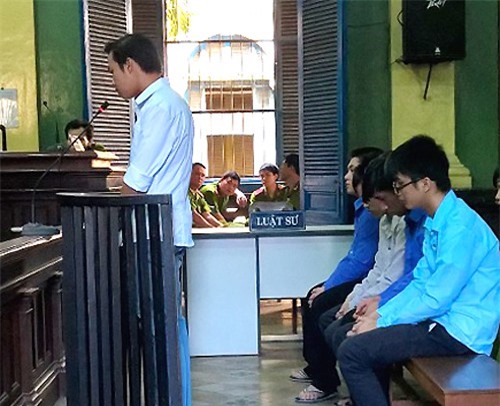 Cựu CSGT nhờ "đàn em" đánh chết người vi phạm lĩnh 12 năm tù