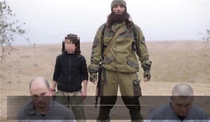 Hoảng sợ cảnh IS hành quyết 6 bé trai Iraq trước đám đông