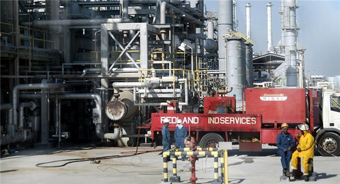 Ả Rập Xê Út ra điều kiện cắt giảm khai thác dầu mỏ