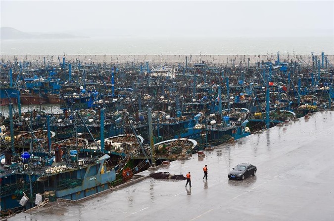 Bão Megi mạnh cấp 12 càn quét Trung Quốc