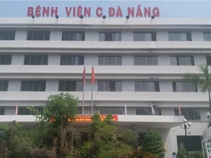 Sau khi khám bệnh, người đàn ông nhảy lầu tự sát