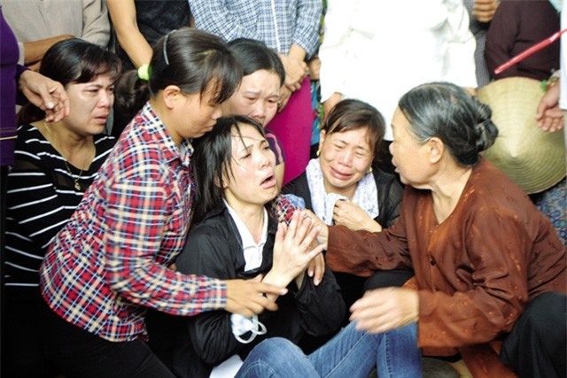 Thảm án ở Quảng Ninh: Nỗi đau tột cùng khi mất con thơ, mẹ già