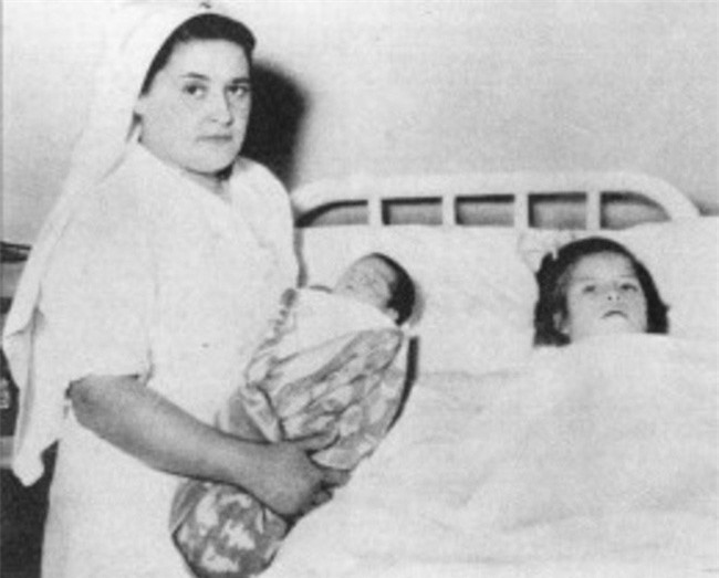 Kỳ lạ bé gái sinh con khi chỉ mới 5 tuổi