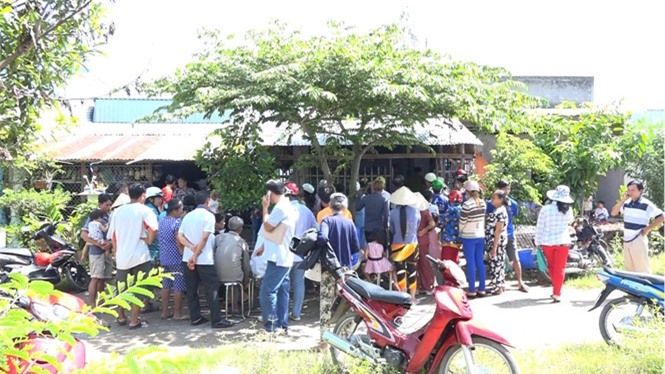 Nghi án chồng đâm chết vợ rồi uống thuốc trừ sâu tự tử vì ghen tuông