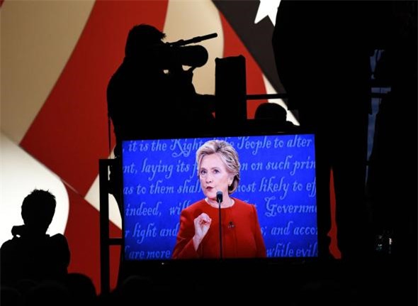 Nhìn lại vòng đối đầu Trump - Clinton qua những con số ấn tượng