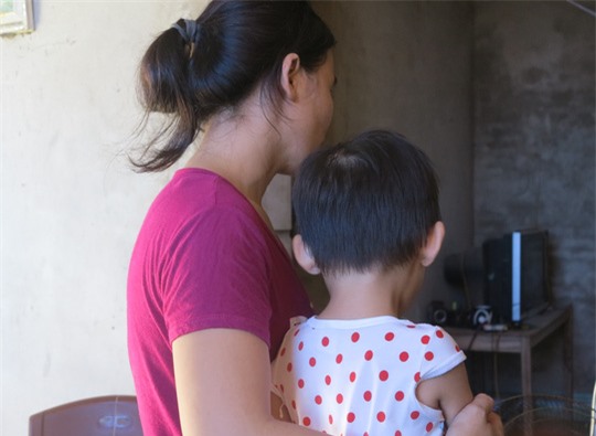 Thiếu niên 17 tuổi giở trò đồi bại với 2 cháu bé nhà hàng xóm