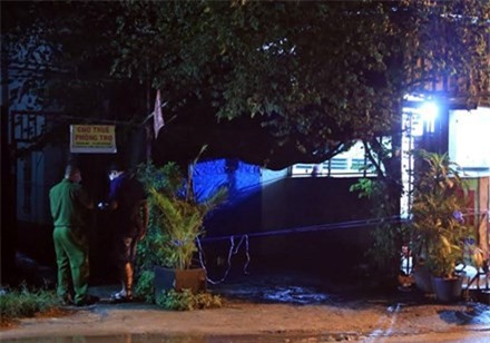 Bàng hoàng thi thể chủ quán cà phê chết bí ẩn trong phòng