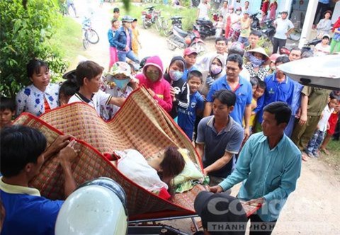 Chồng đoạt mạng vợ bằng 7 nhát dao do nghi ngoại tình