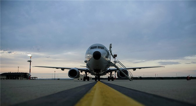 Máy bay trinh sát Mỹ tiếp cận tàu Nga trên Biển Địa Trung Hải