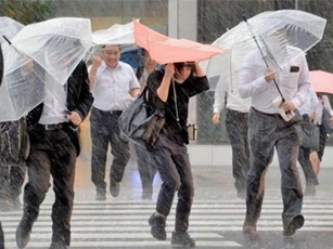 Bão Chaba đổ bộ, càn quét miền Nam Nhật Bản