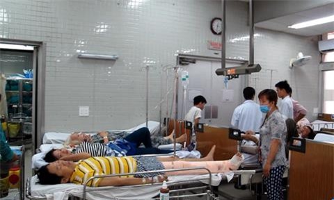 Nạn nhân bàng hoàng kể lại giây phút xe cứu thương gặp nạn trên cao tốc