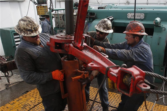 Vì sao OPEC đạt được thỏa thuận giảm sản lượng dầu mỏ?