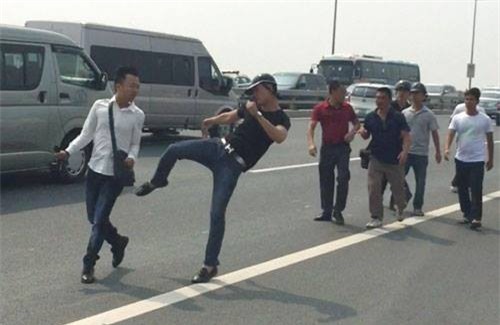 Công an đánh phóng viên: Đề nghị xem lại việc xử phạt 