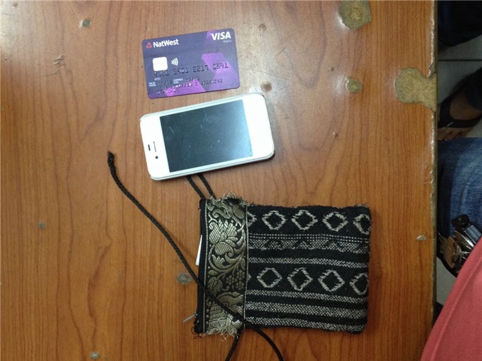 Đặc nhiệm đạp ngã, bắt 2 thanh niên cướp giật trên phố 