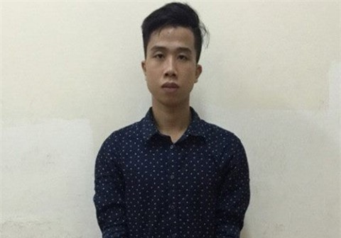 Nam sinh viên chụp ảnh gái mại dâm để câu khách trên web "đen"