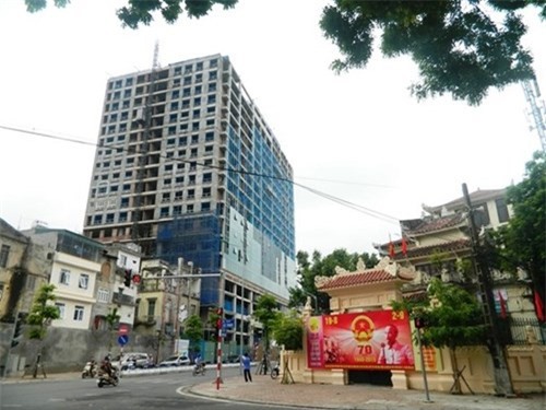 Có "oan " khi cắt tầng 8b Lê Trực dẫn đến thiệt hại hàng trăm tỷ đồng…?