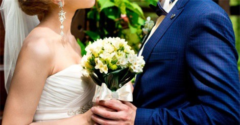 Tỷ phú 68 tuổi sốc nặng vì phát hiện vợ là cháu nội