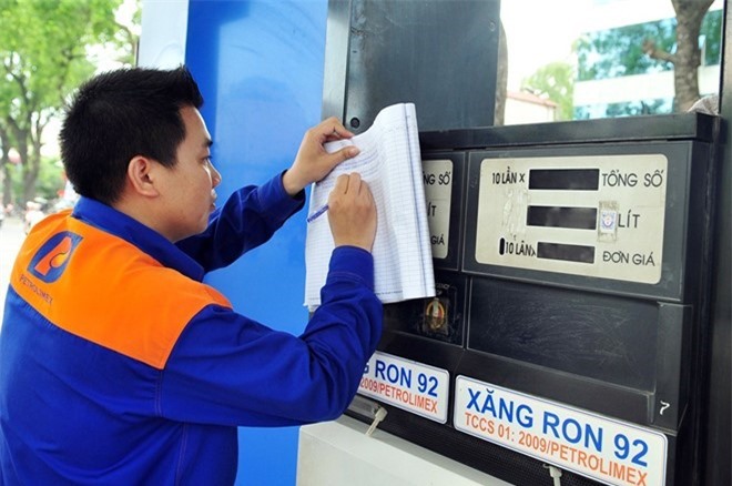 Mua mỗi lít xăng người dân phải "cõng" gần 9.000 đồng tiền thuế, phí