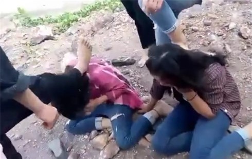 Nữ sinh đánh nhau ở Nghệ An: Kỷ luật nghiêm 8 học sinh