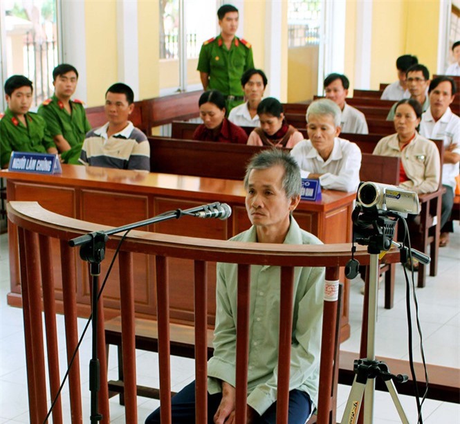 Ông lão cuồng ghen giết người tình rồi tạo hiện trường giả