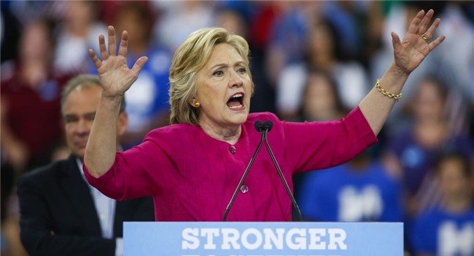 Đả kích Nga là "bài" của bà Clinton trong cuộc tranh cử Tổng thống