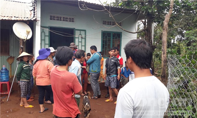 Ở nhà một mình, học sinh lớp 6 bị chém tử vong