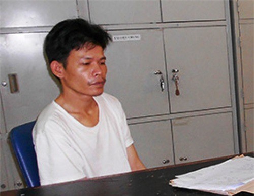 Bắt người chồng chém gần lìa tay vợ vì không trả lời tin nhắn