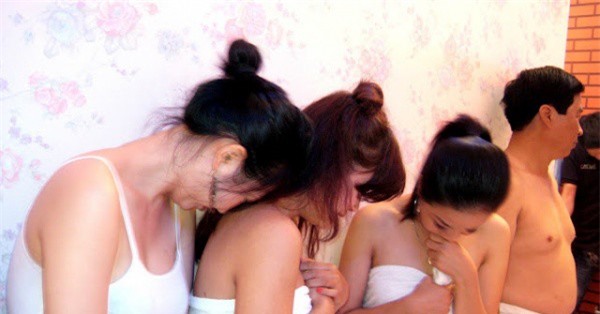 "Chân dài" vùng quê bán dâm giá 500 nghìn tại tiệm massage