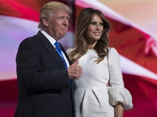 Donald Trump xin lỗi vì clip nói chuyện quan hệ phụ nữ có chồng