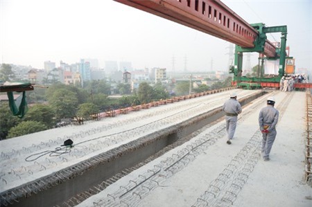 Hợp long toàn tuyến đường sắt trên cao Cát Linh - Hà Đông